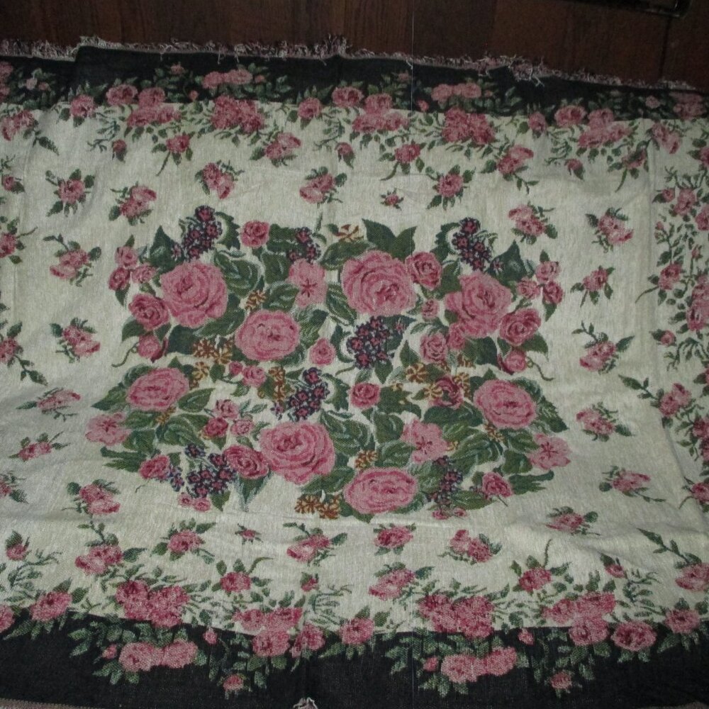Weaved Rose Throw - Picture 2 of 11
